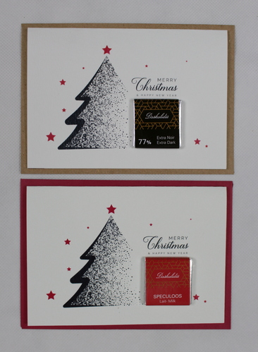 Коледна картичка с плочка шоколад -  стилна колекция елха в бяло