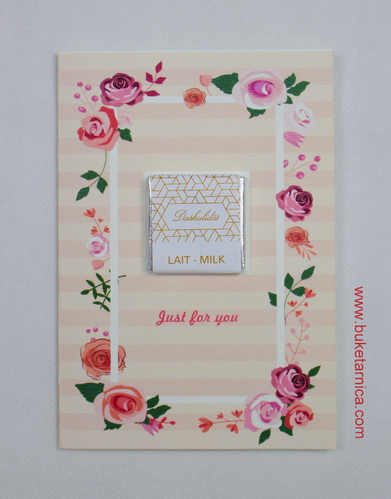 Картичка с плочка шоколад - цветя в розово